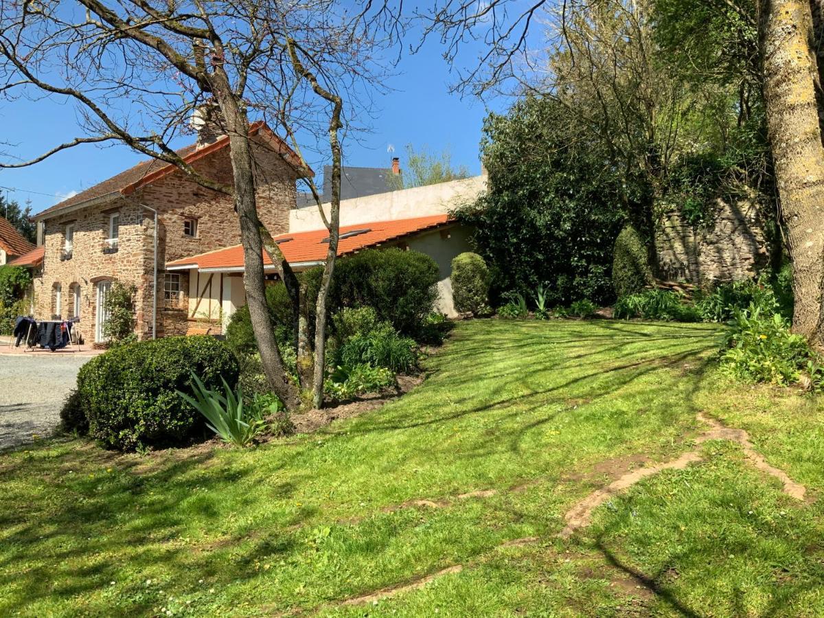 Le Moulin De La Castellerie Bed & Breakfast Moon-sur-Elle Exterior foto