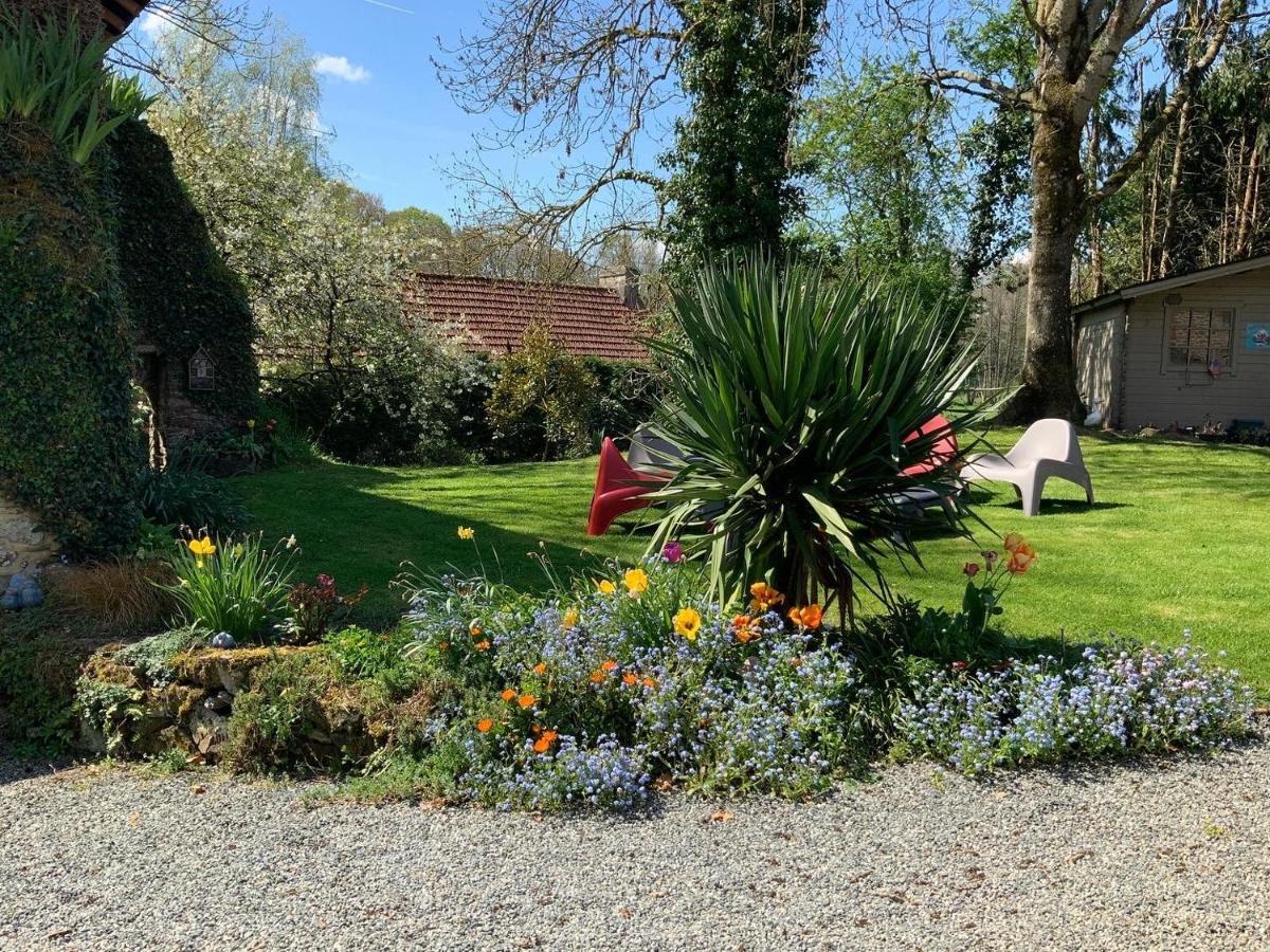 Le Moulin De La Castellerie Bed & Breakfast Moon-sur-Elle Exterior foto