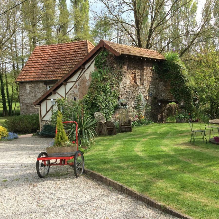 Le Moulin De La Castellerie Bed & Breakfast Moon-sur-Elle Exterior foto